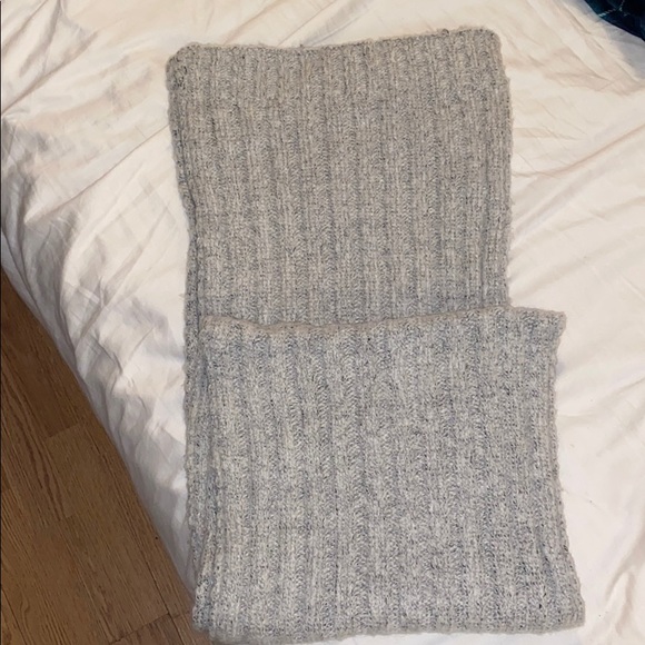 Cozy Grey Scarf - Picture 2 of 2
